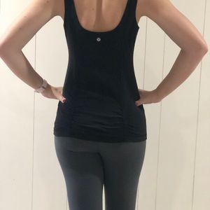 Lululemon black top